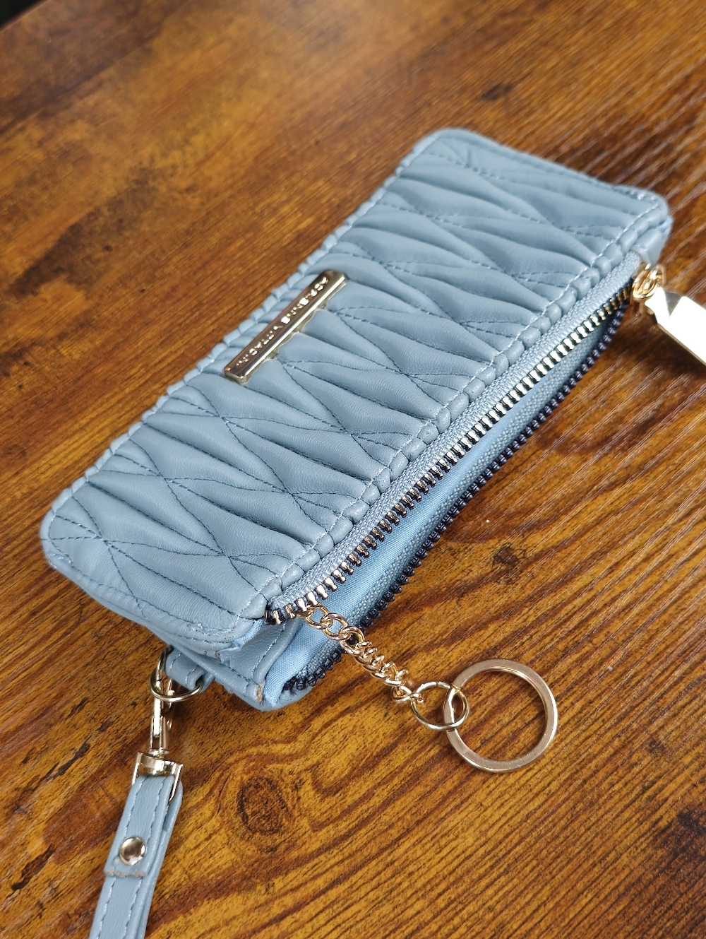 Adrienne Vittadini Quilted Green Wristlet with‎ Gold Hardware - Picture 6 of 8